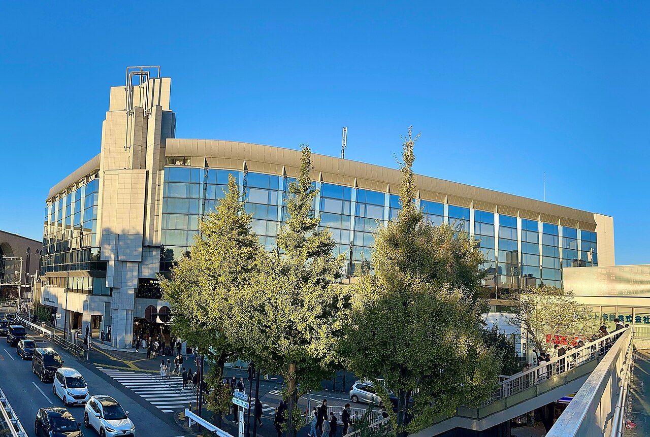 Shinanomachi Station Footbridge in Tokyo